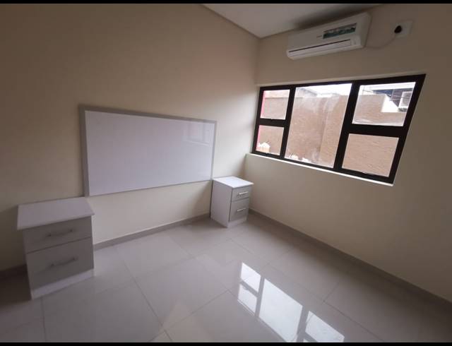 3 BEDROOM APARTMENT TO LET IN OVERPORT